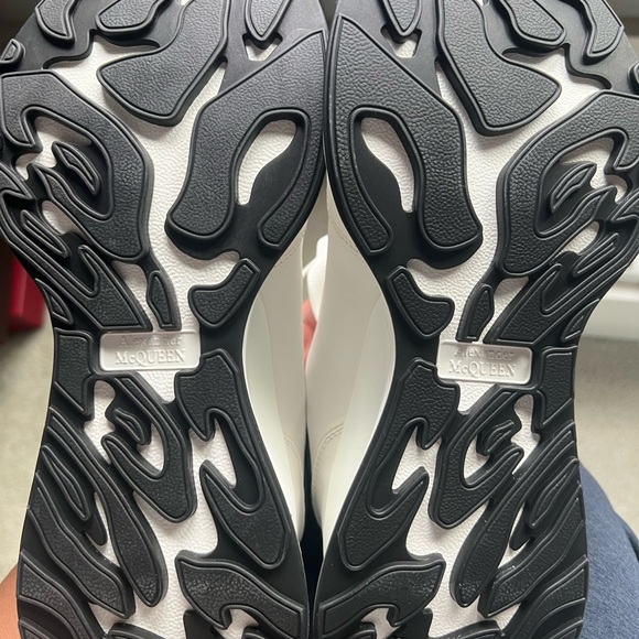 Alexander McQueen Sneakers - Picture 4 of 5